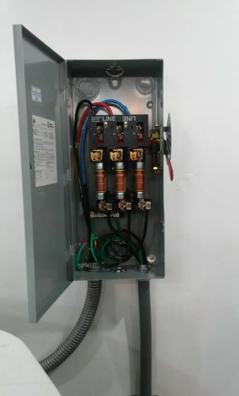 Three-phase disconnect switch installed for Smoke Detector Installation in Salisbury